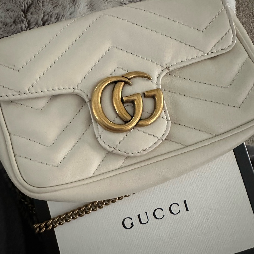 GG Marmont leather super mini bag